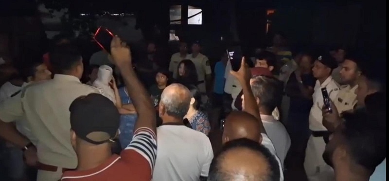 बदली केलेल्या दोन पोलिसांची मांद्रे पोलीस स्थानकात २४ तासांत बदली