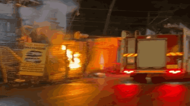 कळंगुट येथे पर्यटकांच्या कारची धडक बसून ट्रान्सफॉर्मरला आग; वीज पुरठा खंडित