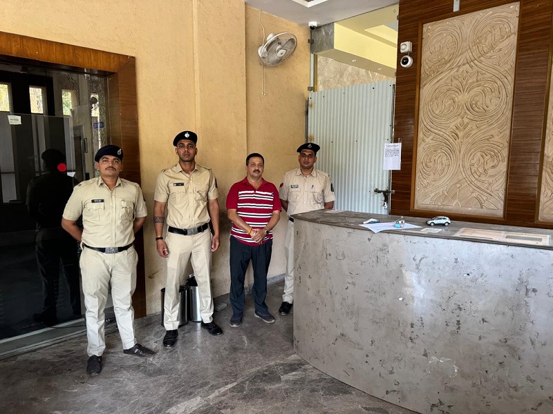 हडफडेतील बीग बी कॅसिनो सील