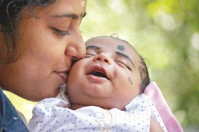 ​एक नवा जन्म : आईच्या मनातील  न दिसणारे वादळ