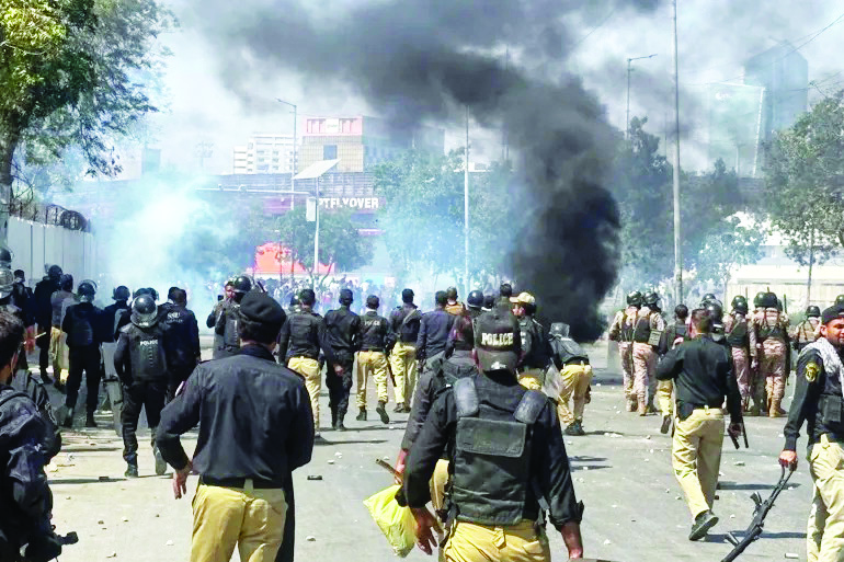 मध्यपूर्वेतील संकट आणि पाकिस्तानमधील यादवी