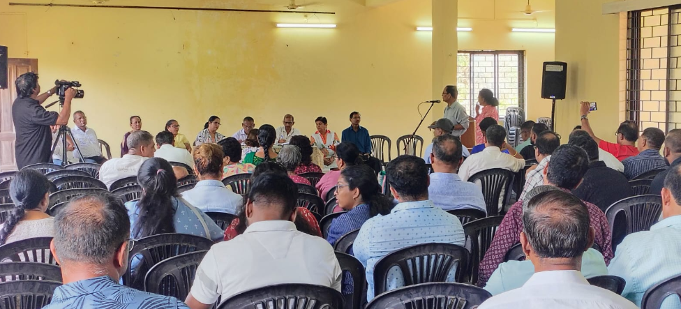 नावेली ग्रामसभेत मेगा प्रकल्पांना नागरिकांचा तीव्र विरोध