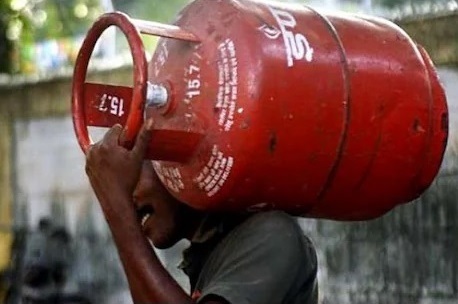 एक महिना पुरेल इतका राज्यात एलपीजी, इंधनसाठा