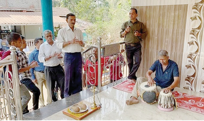 पर्येत पारंपरिक लावण्यांचे गायन