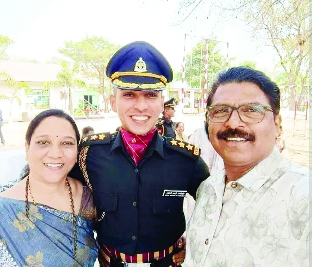 स्वप्नांना नवी दिशा देणारे कॅप्टन तेजस