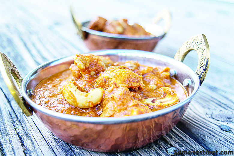 काजू घालून केलेले अस्सल मालवणी चिकन