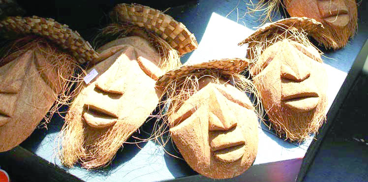 गोव्यातील नारळ हस्तकला: परंपरा आणि सर्जनशीलतेचा शाश्वत आविष्कार