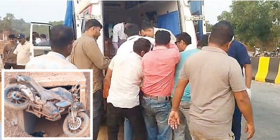 भरधाव दुचाकीस्वराची धडक; दोन अभियंत्यांसह दुचाकीस्वार जखमी