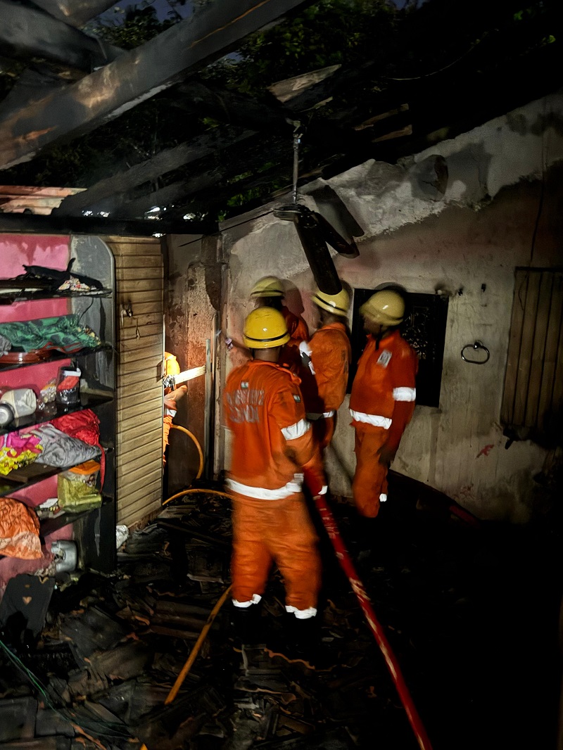 खडकी येथे घराला भीषण आग