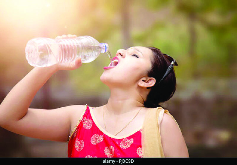 उन्हाळा, पाणी आणि ‘साइलेंट’ इन्फेक्शन: महिला आरोग्याचा दुर्लक्षित धोका