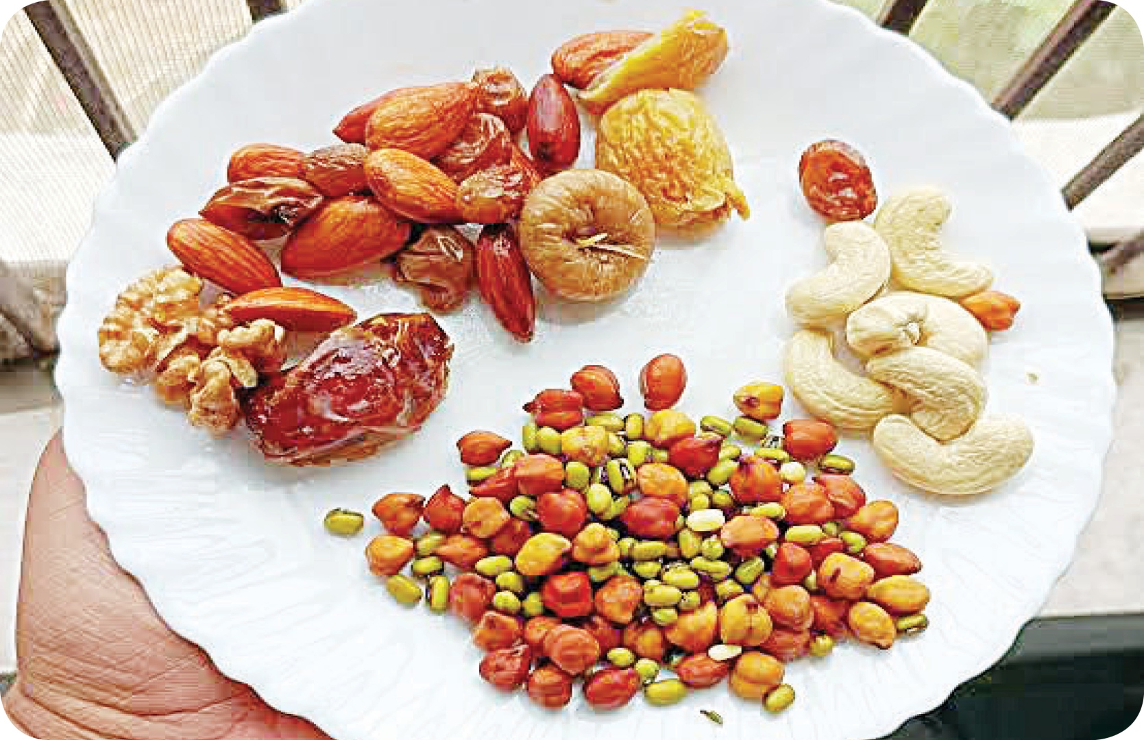 सकाळचा नाश्ता फुल्ल्ल ऑन!!!