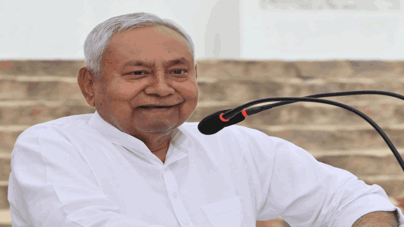 नितीश कुमार यांनी घेतली राज्यसभेचे सदस्य म्हणून शपथ