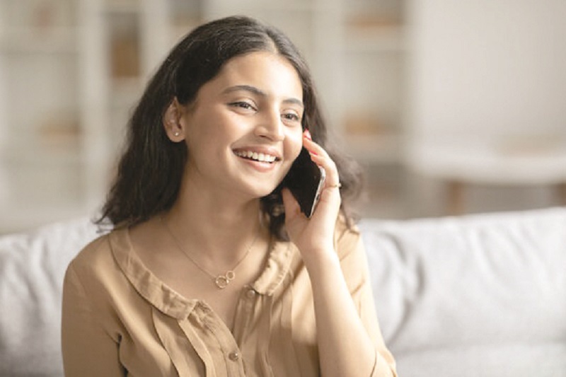 गर्दीतला एकटेपणा  मनाच्या कोपऱ्यातला न व्यक्त झालेला आवाज