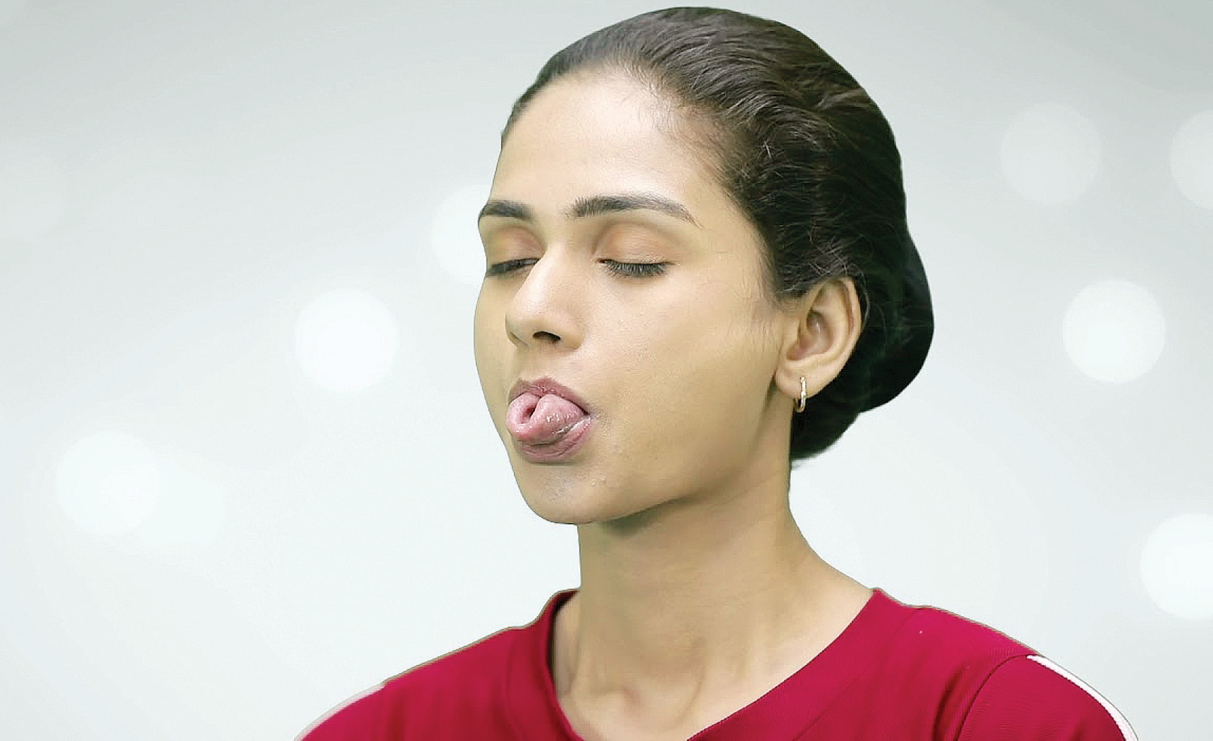 उन्हाळ्यात थंडावा देणारा शीतली प्राणायाम