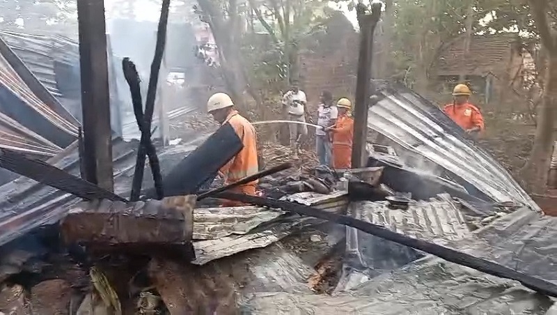 एकाच घराला लागली दोन वेळा आग