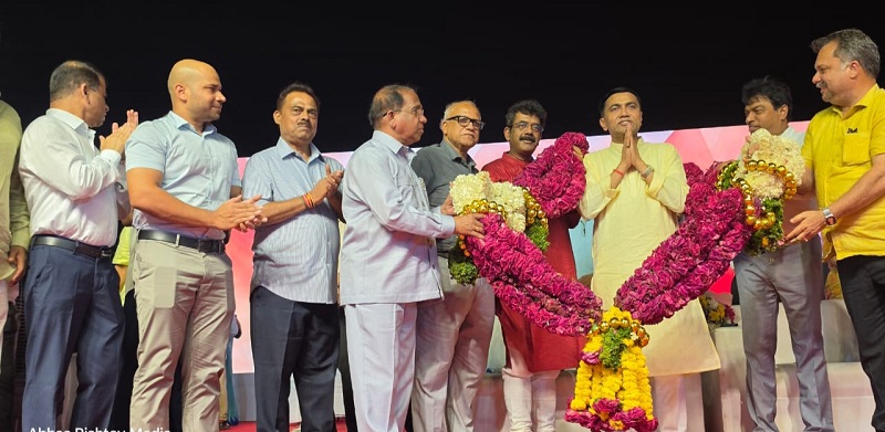 गोमंतकीयांच्या प्रेमामुळेच जनसेवा करू शकलो!