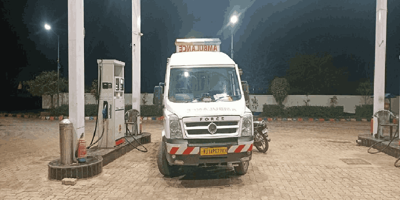 'स्टॉक'असूनही इंधन देण्यास नकार; रुग्णवाहिकेतच रुग्णाचा तडफडून मृत्यू