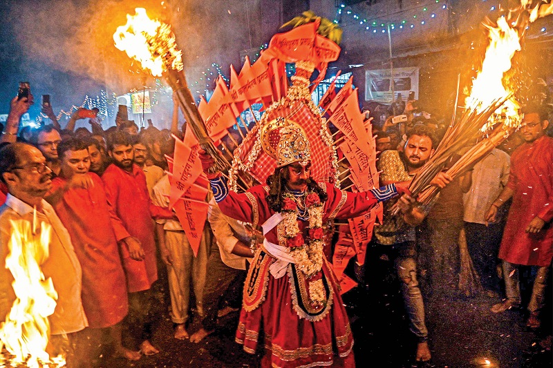 चैत्रोत्सवातील वीरभद्र