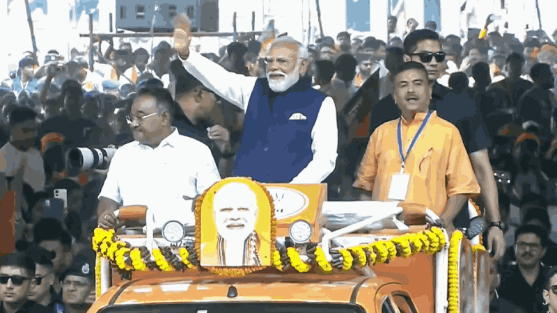 सुवेंदू अधिकारी यांच्या शपथविधीपूर्वी कोलकात्यात पंतप्रधान मोदींचा भव्य रोड शो