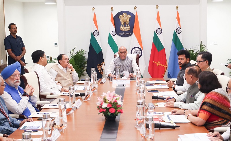 मोदींच्या आवाहनानंतर मं‌त्रिगटाच्या बैठकीत इंधन पुरवठ्याचा आढावा