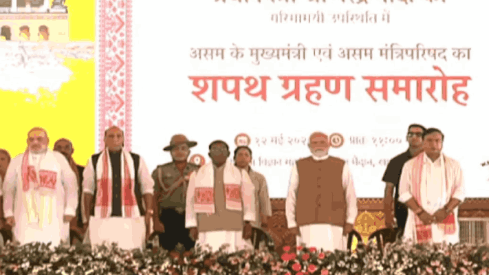 हिमंता बिस्वा सरमा यांनी घेतली आसामच्या मुख्यमंत्री पदाची शपथ
