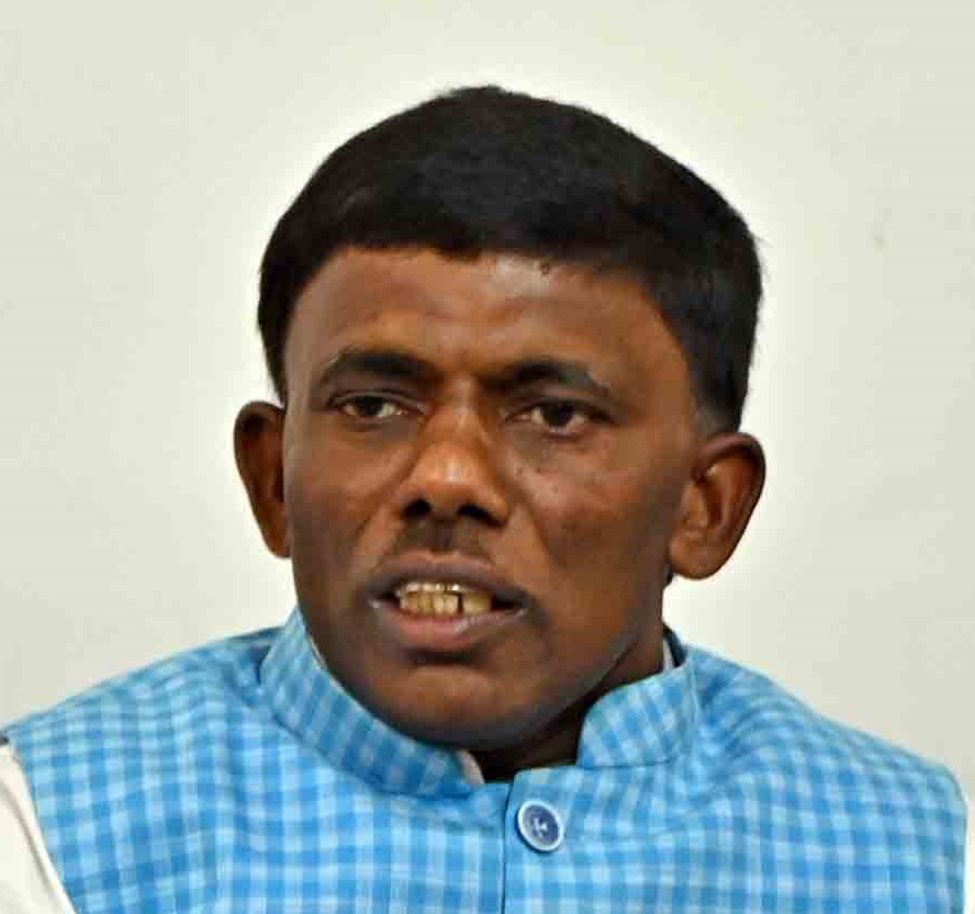 क्रिकेट स्टेडियमला उशीर झाल्यास सरकार जागा परत घेणार