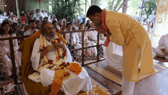 बंगळुरूतील ‘आर्ट ऑफ लिव्हिंग’ आश्रमाला मुख्यमंत्री डॉ. प्रमोद सावंत यांची भेट