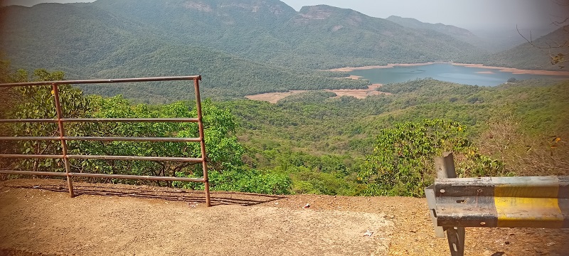 पर्यटकांसाठी ‘अंजुणे धरण व्ह्यू पॉईंट’ ठरतोय धोकादायक