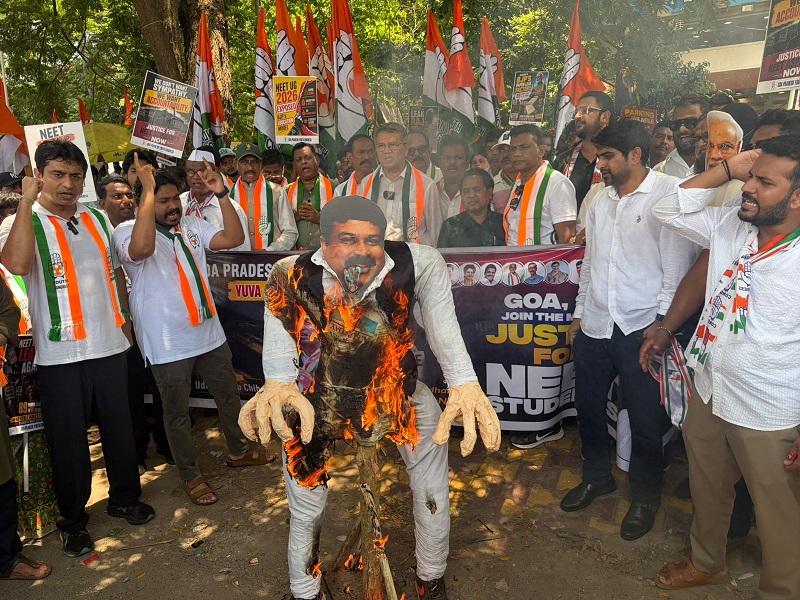 केंद्रीय शिक्षणमंत्र्यांच्या राजीनाम्याची युवा काँग्रेसची मागणी