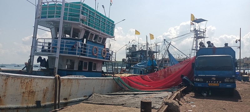 मासेमारी हंगाम आजपासून संपुष्टात; खारीवाडा जेटीवर शुकशुकाट