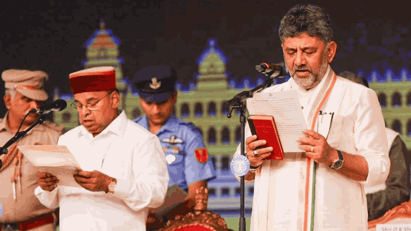 कर्नाटकात डी.के. शिवकुमार यांनी घेतली मुख्यमंत्री पदाची शपथ