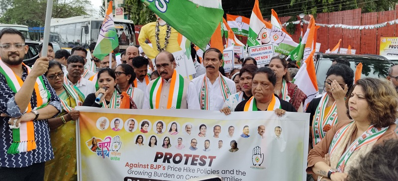 म्हापशात महिला काँग्रेसचा महागाईविरोधात मोर्चा