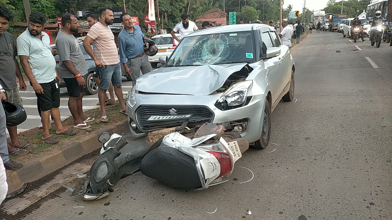 महामार्ग ओलांडताना कारची स्कूटरला धडक; कोलवाळचे माजी पंच सदस्य ठार